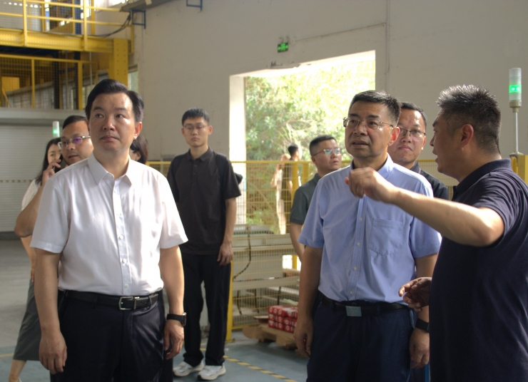 省發(fā)改委領(lǐng)導(dǎo)調(diào)研中揚(yáng)立庫 聚焦“物流倉儲(chǔ) + AI”創(chuàng)新實(shí)踐
